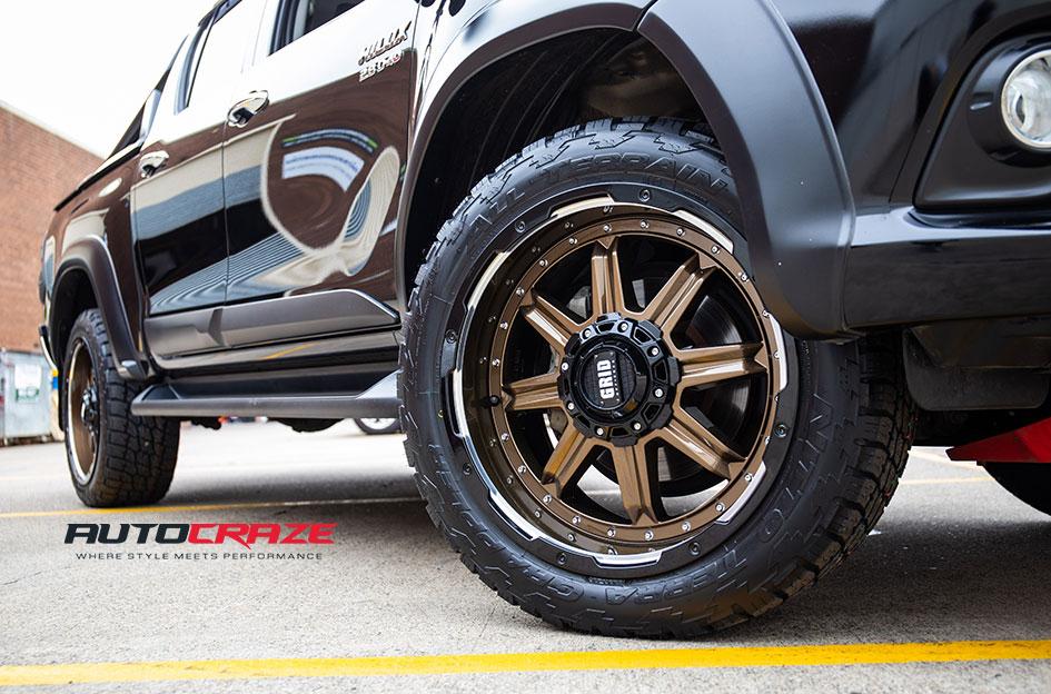 TOYOTA HILUX 4WD GD10 GLOSS BRONZE WITH GLOSS BLACK MILLED